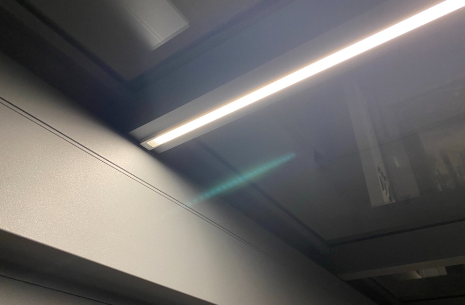 INTEGROVANÉ LED OSVĚTLENÍ - Bioklimatická pergola BIOGlass